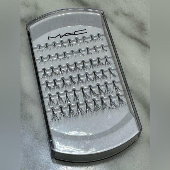 Mac “30 Artiste Lash,” Eyelash Extensions - Picture 3 of 4